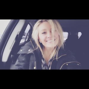 Meet your Posher, Abby